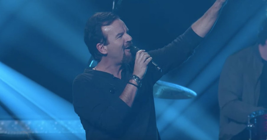 Casting Crowns And Matthew West Perform 'Nobody' At Dove Awards