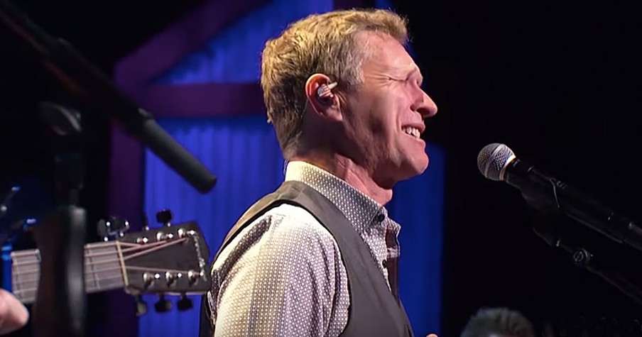 Craig Morgan Remembers Late Son And Sings 'The Father, My Son and The Holy Ghost'