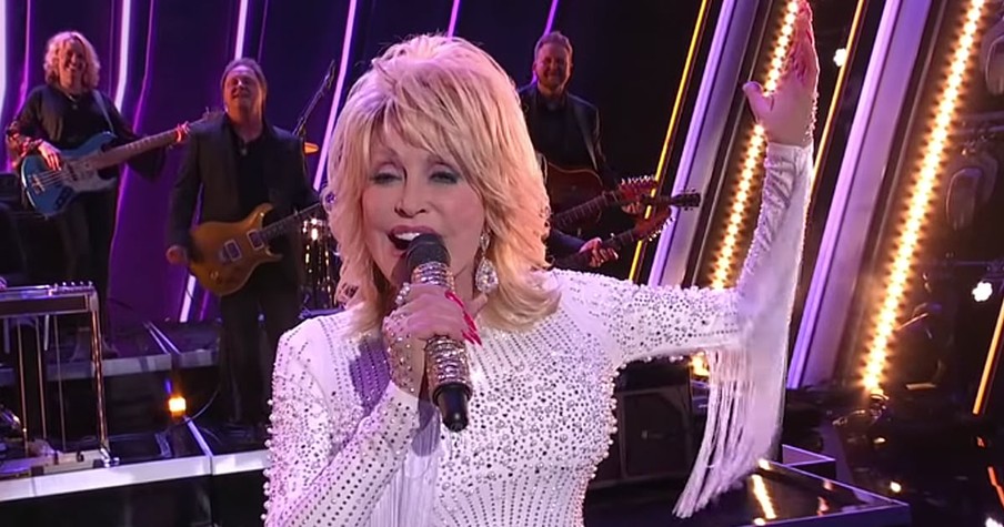 Dolly Parton And Christian Artists Sing A Faith Medley Together At CMA Awards