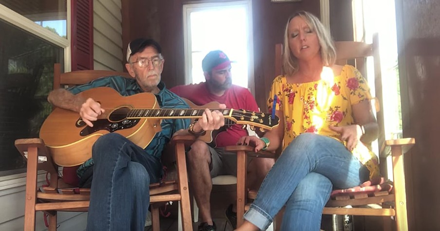 Father And Daughter Sing 'Will The Circle Be Unbroken' As Their Final Duet Together