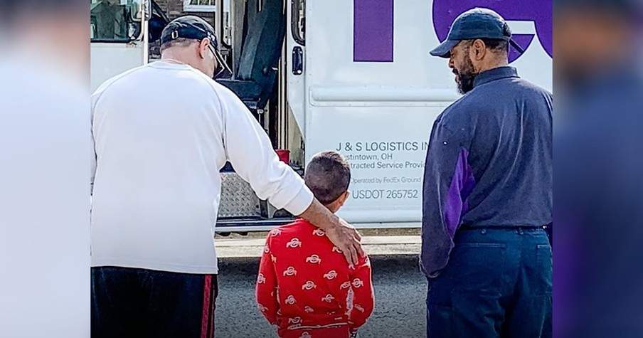 Boy With Autism Is Overjoyed When Fed Ex Truck Pulls Up So Driver Decides To Make His Day