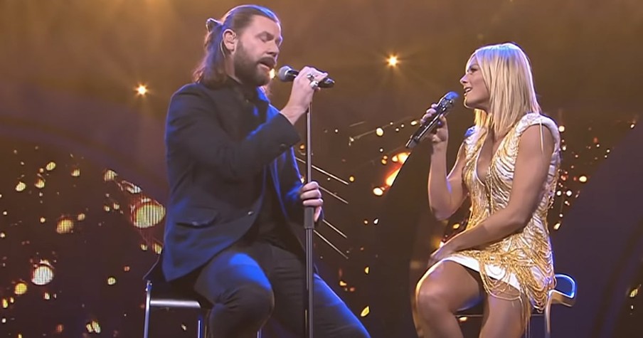 German Singer Helene Fischer Is Performing A 'Hallelujah' Duet That's Too Good To Miss