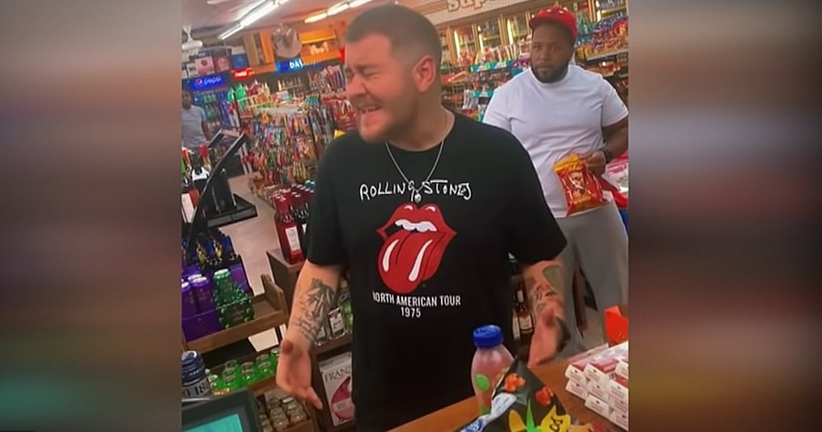 Guy Singing In Gas Station Absolutely Blows Shoppers Minds With His Incredible Voice