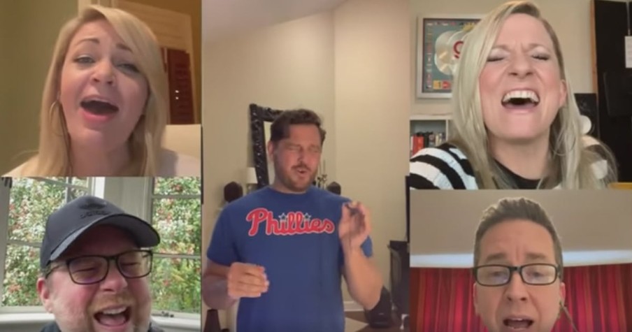 A Virtual Cell Phone Choir In Nashville Sings 'It Is Well With My Soul' A Cappella And It's Mesmerizing