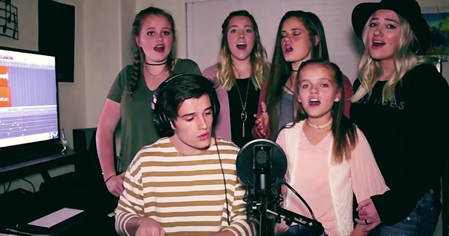 Mashup Of 'Amazing Grace' And 'Hallelujah' Performed By Talented Siblings