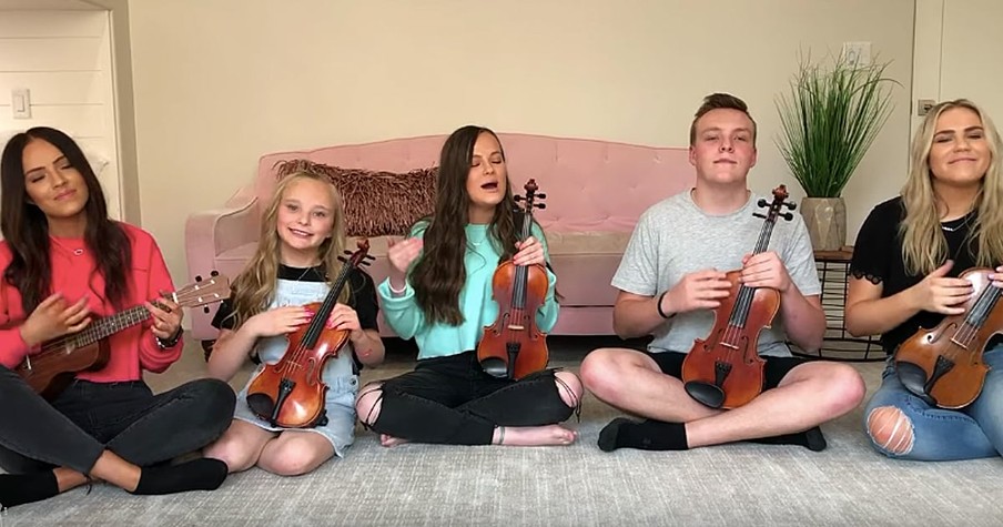 5 Siblings Make Up The Five Strings Family And Today They Are Performing 'Angels Among Us'