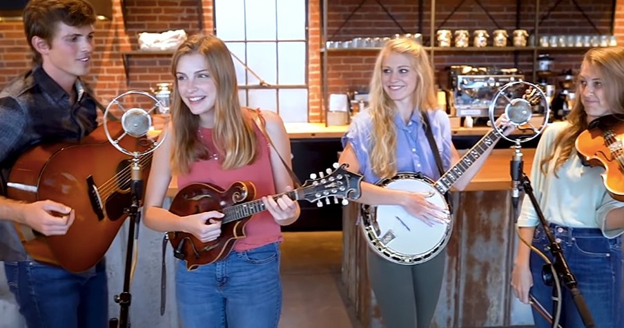 Family Band Sings 'Bohemian Rhapsody' With Banjos And This Bluegrass Version Is Amazing