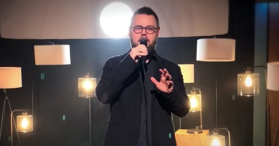 Pastor Todd Tilghman On The Voice Cinches Win With Moving Performance of 'I Can Only Imagine'