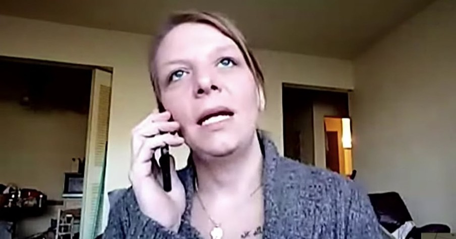 Woman Calls 911 to Order Pizza But Operator Realizes It's Really A Discreet Cry For Help