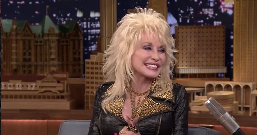 Dolly Parton Has Jimmy Fallon In Stitches With An Odd Request