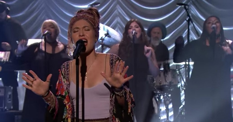 Lauren Daigle Makes Late Night Debut 'Look Up Child'