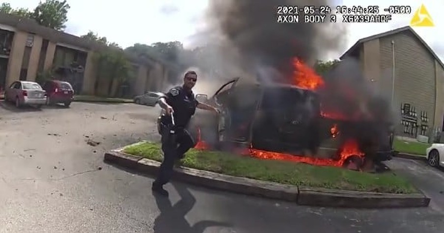 2 Brave Officers Pull Man from Burning Truck Just in the Nick of Time and Cameras Caught It All