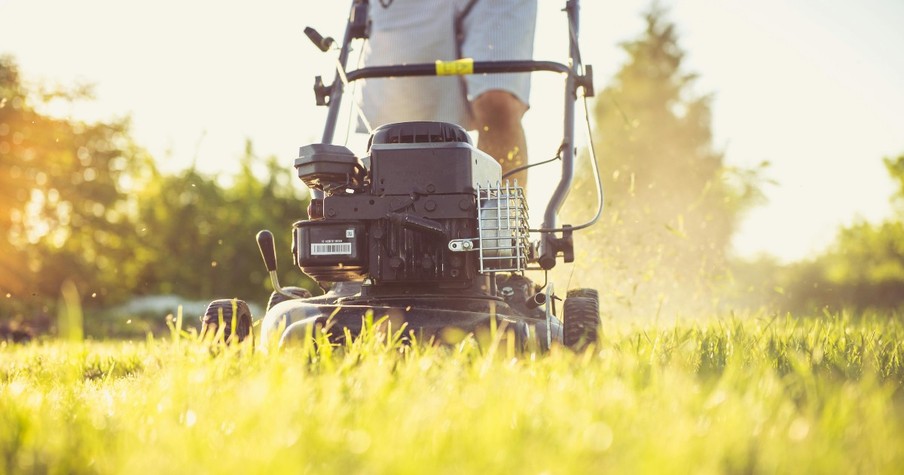 83-Year-Old Man Who Walks Miles To Mow Lawns Gets Huge Surprise