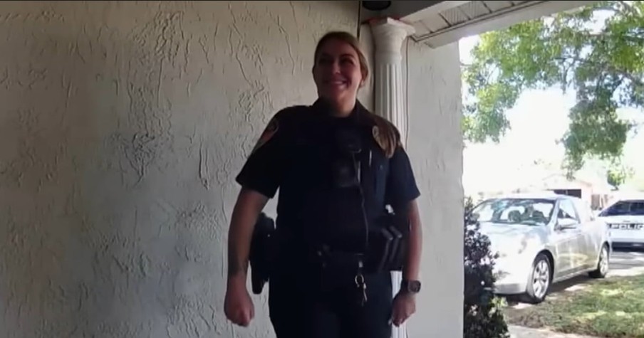 A Group of Police Officers Show Kindness After Arresting Delivery Driver