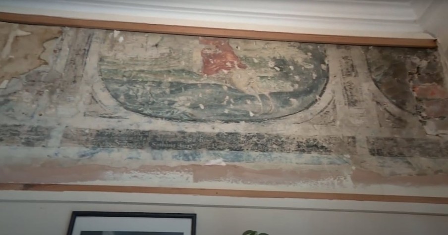 Man Is Renovating His Kitchen When Workers Uncover A 400-Year-Old Piece Of History