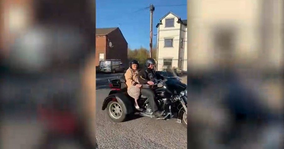 Group Of Bikers Step In So Motorcycle Granny Can Get Her 90th Birthday Wish Of 1 Last Ride