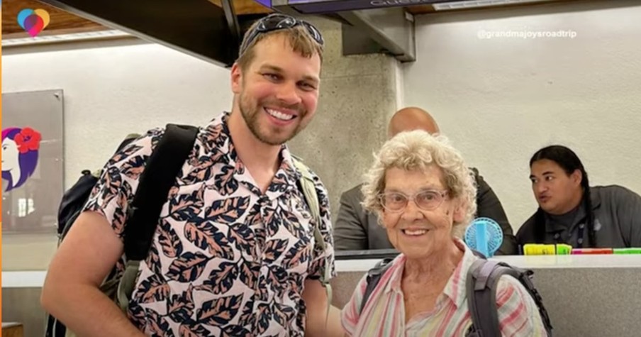 Grandson Goes On Epic Road Trip With 93-Year-Old Grandma to All 63 National Parks