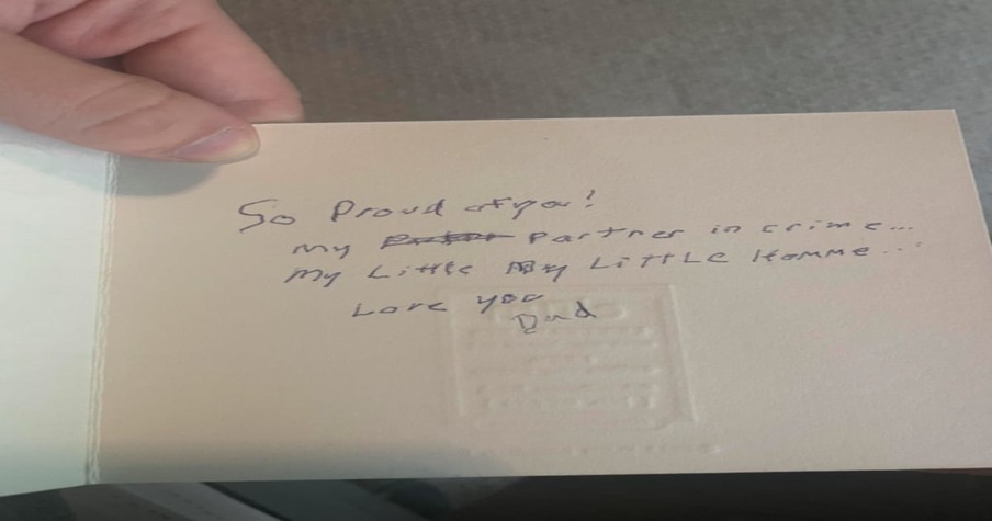 Dad Pens the Best Graduation Message & the Story Behind the Short Note Has Folks Crying