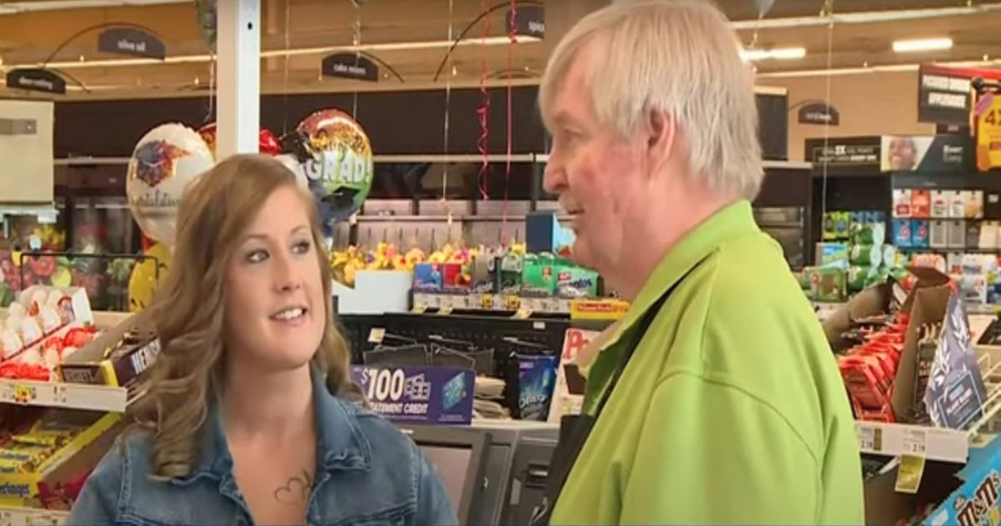 Woman Discovers Clerk at Grocery Store Has No Heat & Surprises Him with Kindness of Strangers