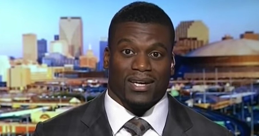 NFL Player: It's OK to Pray for Paris But We Suspend a Football Coach for Praying After a Game?