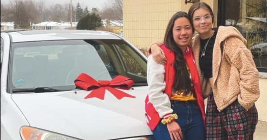 Girl Was Stuck Riding Bike To Work In The Bitter Cold Until Chick-Fil-A Worker Gives Her Car