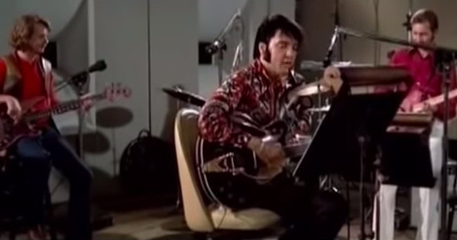 Footage From 1970 Elvis Presley Rehearsal Shows Him Performing A Rarely Seen Mashup