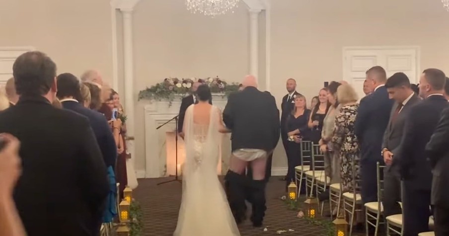 Bride's Father Has Embarrassing Moment Walking Down the Aisle So She Issues an Amusing PSA