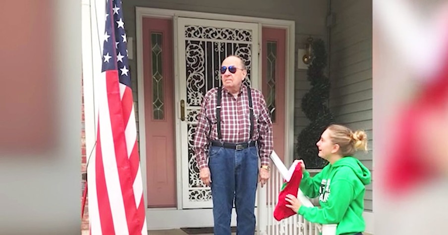 Color Blind Veteran Finally Sees The American Flag In Full Color