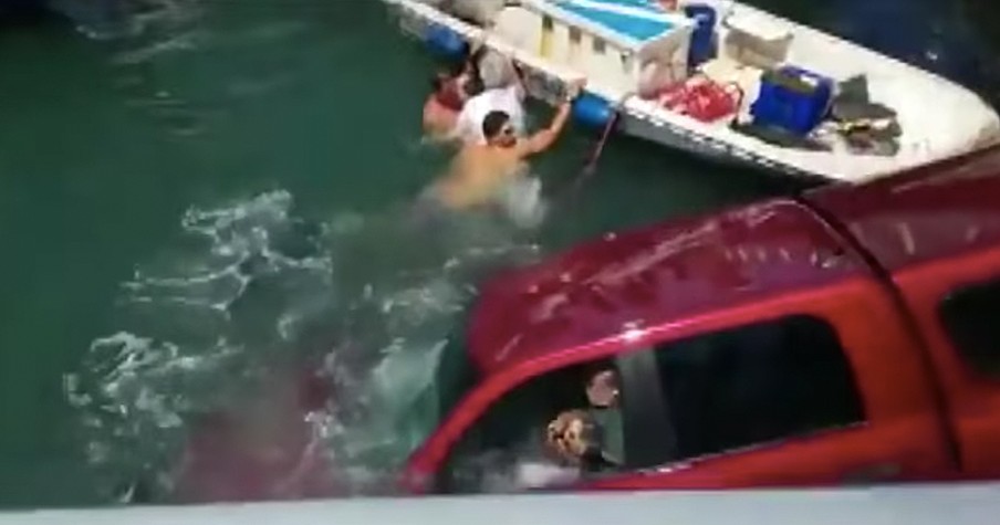 Good Samaritans Save 87-Year-Old Granny From Sinking Vehicle