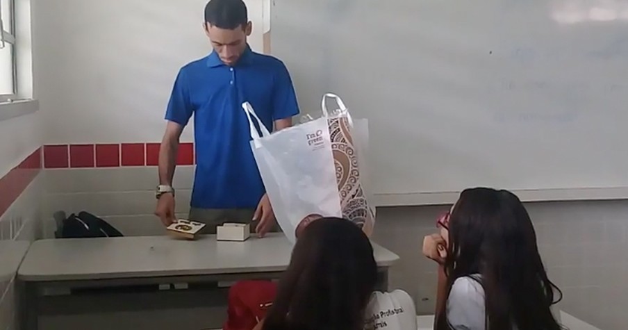 Students Surprise Teacher Receiving No Pay With A Special Gift