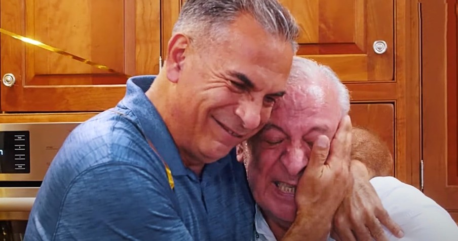 For Dad's 60th Birthday, His Family Blesses Him By Flying In All 8 Of His Brothers And Sisters