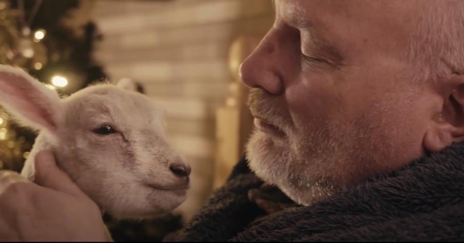 Emotional Christmas Video, 'The Man And The Lamb,' Reveals The Truth About Dementia