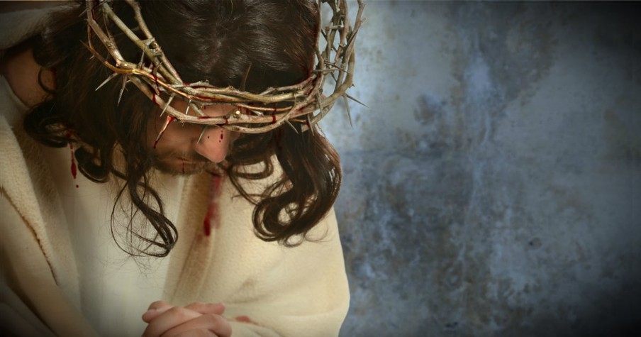 These 10 Bible Verses Teach Us How To Pray Like Jesus