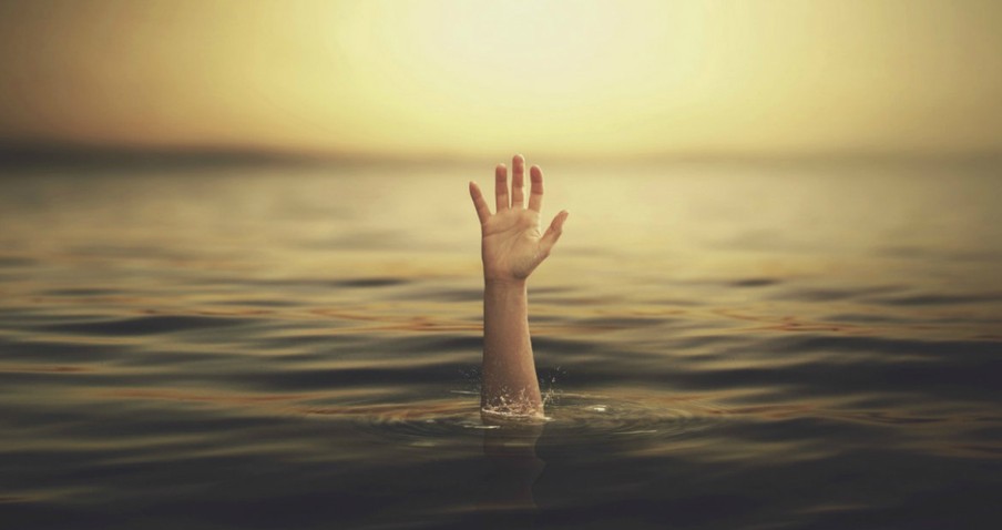 12 Survival Tips For When You Feel Like You're Drowning