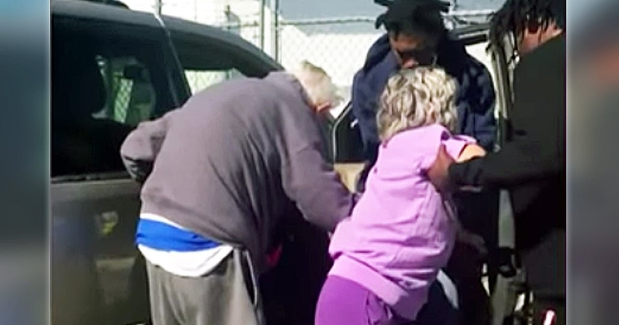 Police Officer Films 3 Men At Gas Station Who Rush To Help Elderly Couple