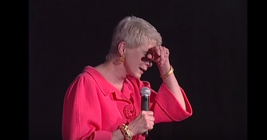 Jeanne Robertson's Hilarious Attempts To Keep Up With Technology