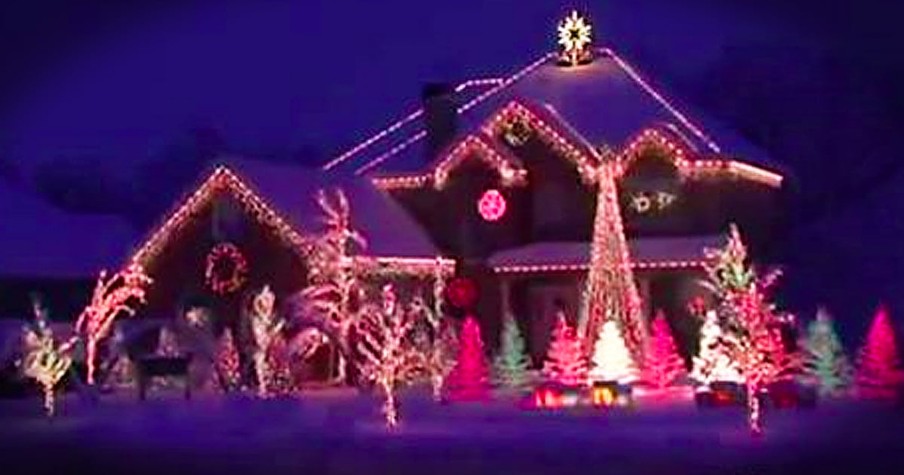 Mesmerizing 'Amazing Grace' Christmas Light Show Sets A Snowy Landscape Ablaze