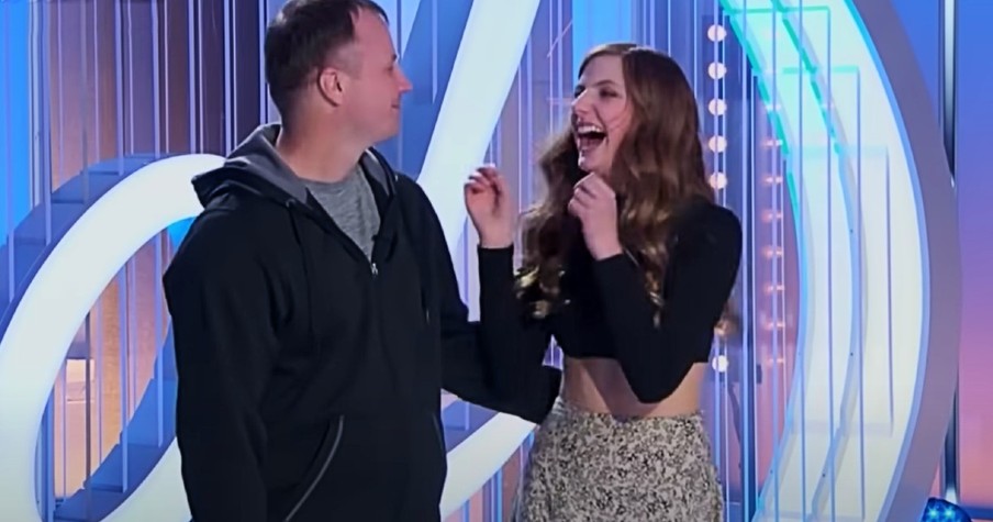 Army Dad Surprises His Daughter Right After She Finishes Singing Her Heart Out On American Idol