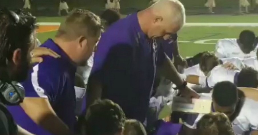 Atheists' Plan To Ban Coach From Praying With Team Backfires As Students Stand Up