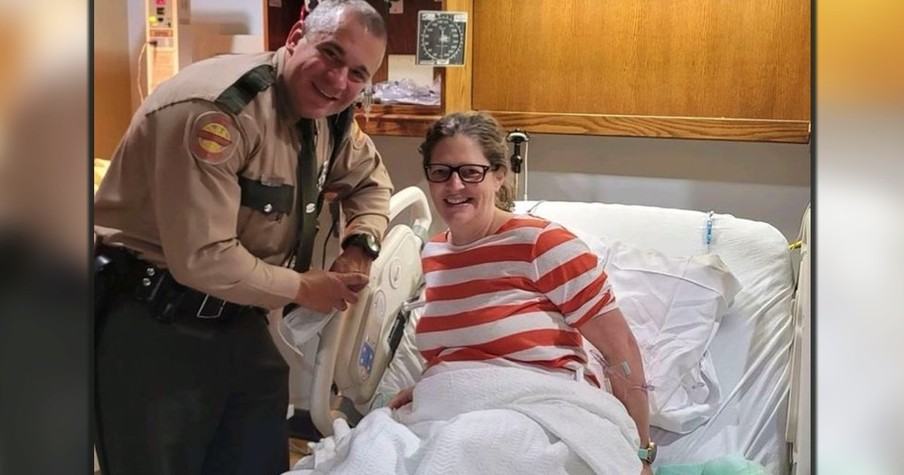 Pregnant Woman Stuck In Traffic Goes Into Labor And Police Officer Shows Up Just In Time