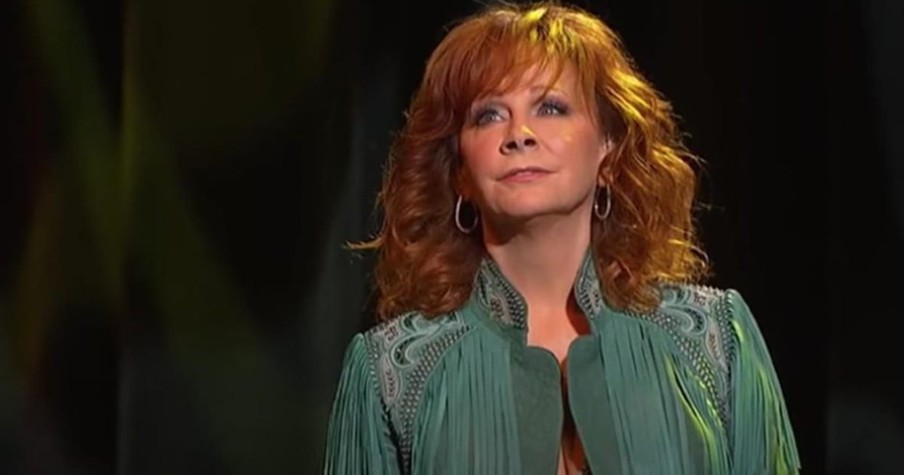 Live Performance Of 'Back To God' By Reba McEntire That Is Sure To Bring On The Chills