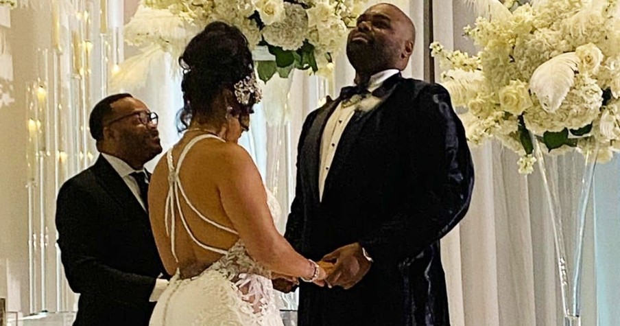 The Real “Big Mike” From The Blind Side Just Married The Love Of His Life And It's Beautiful