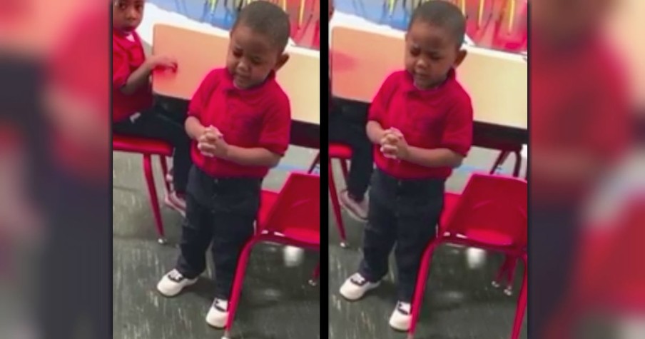 Toddler Boy Praying Boldly To God With His Classmates Is Just So Powerful To See