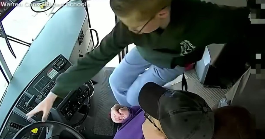 Bus Driver Passes Out in Michigan but a Quick-Thinking 7th Grader Jumps Saves the Day