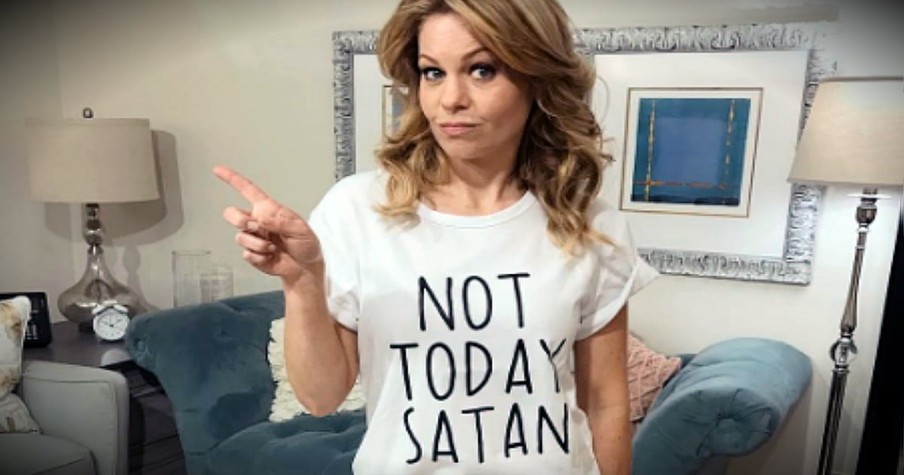 Online Bullies Attacked Candace Cameron Bure For Wearing This Shirt