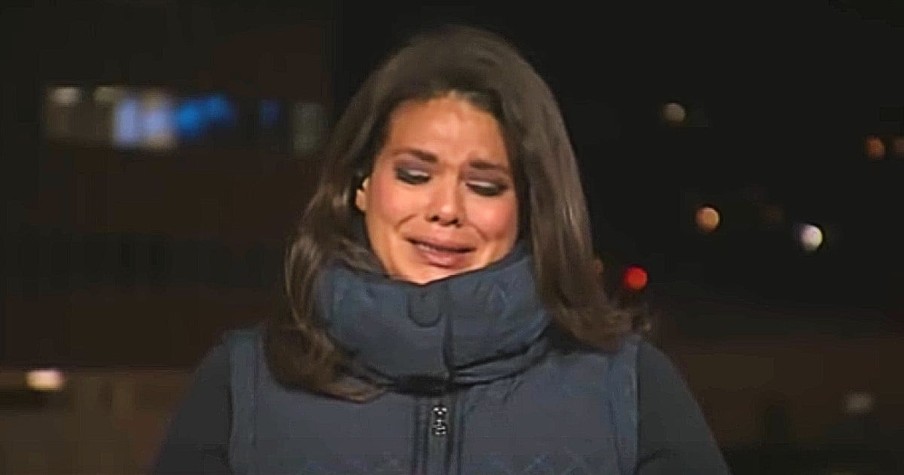 CNN Reporter Sara Sidner Breaks Down On Live TV After Funeral Held In Parking Lot