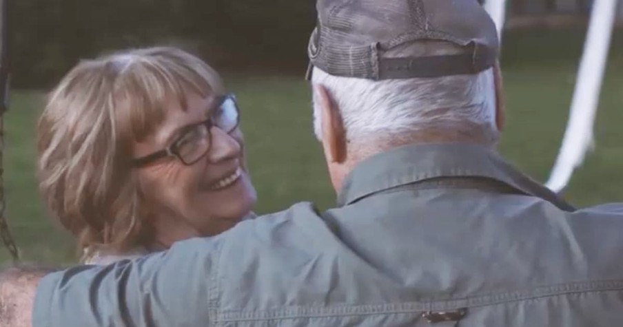 Country Song Tells Heartwarming Classic American Family Story