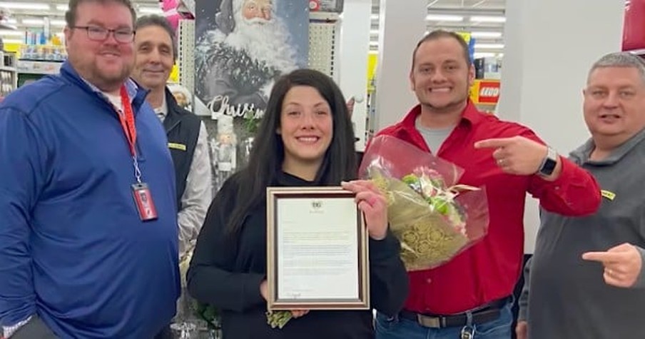 Dollar General Worker Goes Viral After Stranger Takes Note Of Her Kindness For Elderly Customer