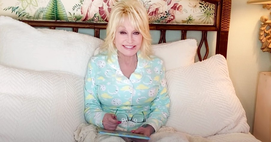 Dolly Parton Reads Books To Kids At Bedtime And It's Just 1 More Reason To Love The Country Star