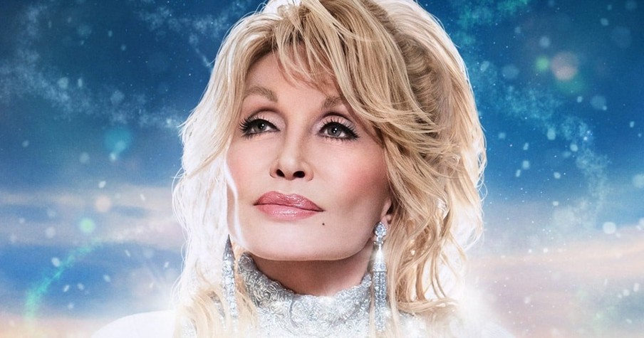 Here's How Dolly Parton Actually Saved a Little Girl's Life While Filming 'Christmas on the Square'